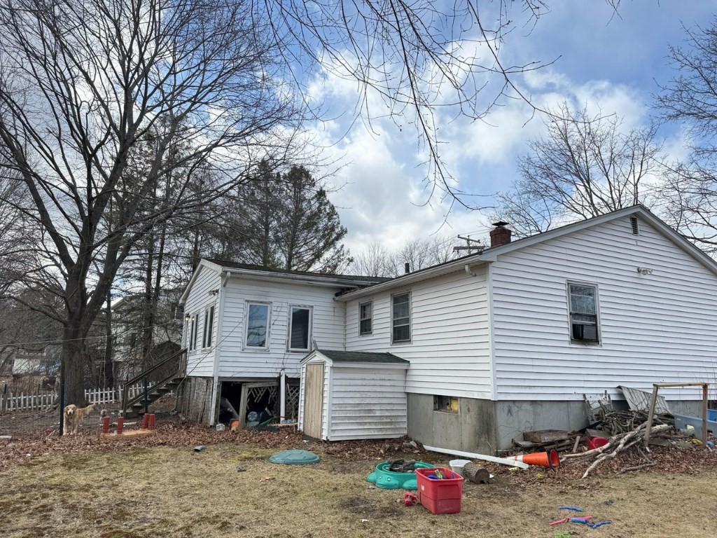 76 Hartford Ave West