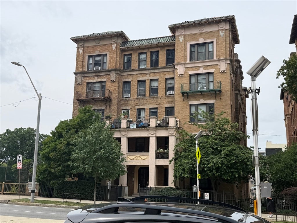 448 Park Dr #12, Boston, MA Photo #17