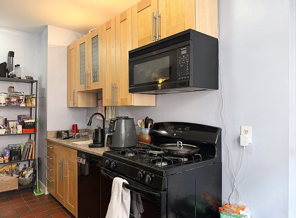 448 Park Dr #12, Boston, MA Photo #4