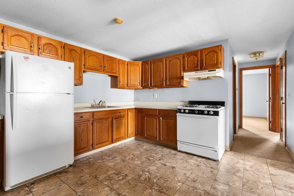 24 Larch St #8, New Bedford, MA, 24 Larch St #8, New Bedford, MA Photo #2