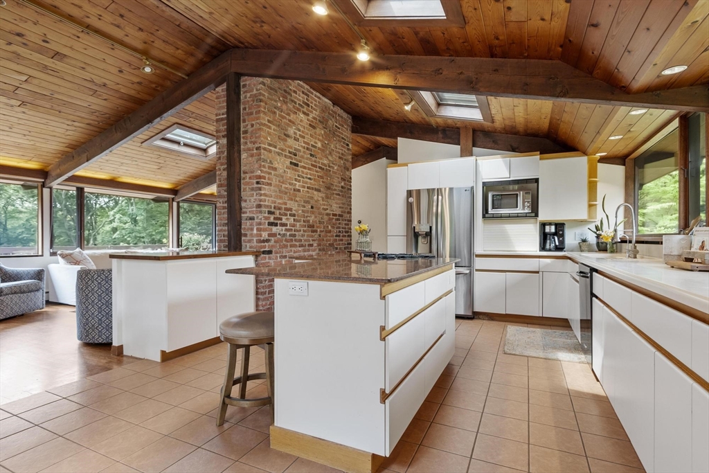 64 Woodside Rd