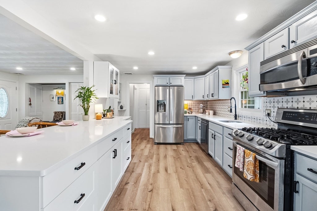 38 Ruthellen Rd, Chelmsford, MA, 38 Ruthellen Rd, Chelmsford, MA Photo #7