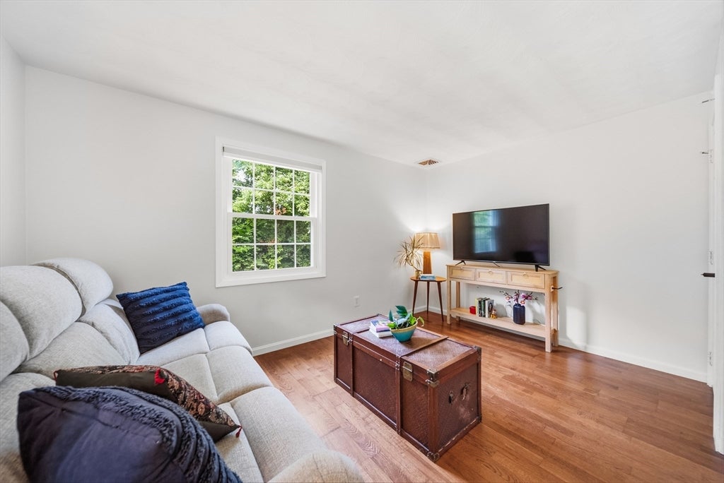 38 Ruthellen Rd, Chelmsford, MA, 38 Ruthellen Rd, Chelmsford, MA Photo #19