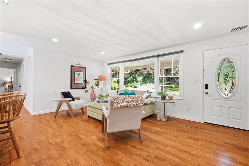 38 Ruthellen Rd, Chelmsford, MA, 38 Ruthellen Rd, Chelmsford, MA Photo #2