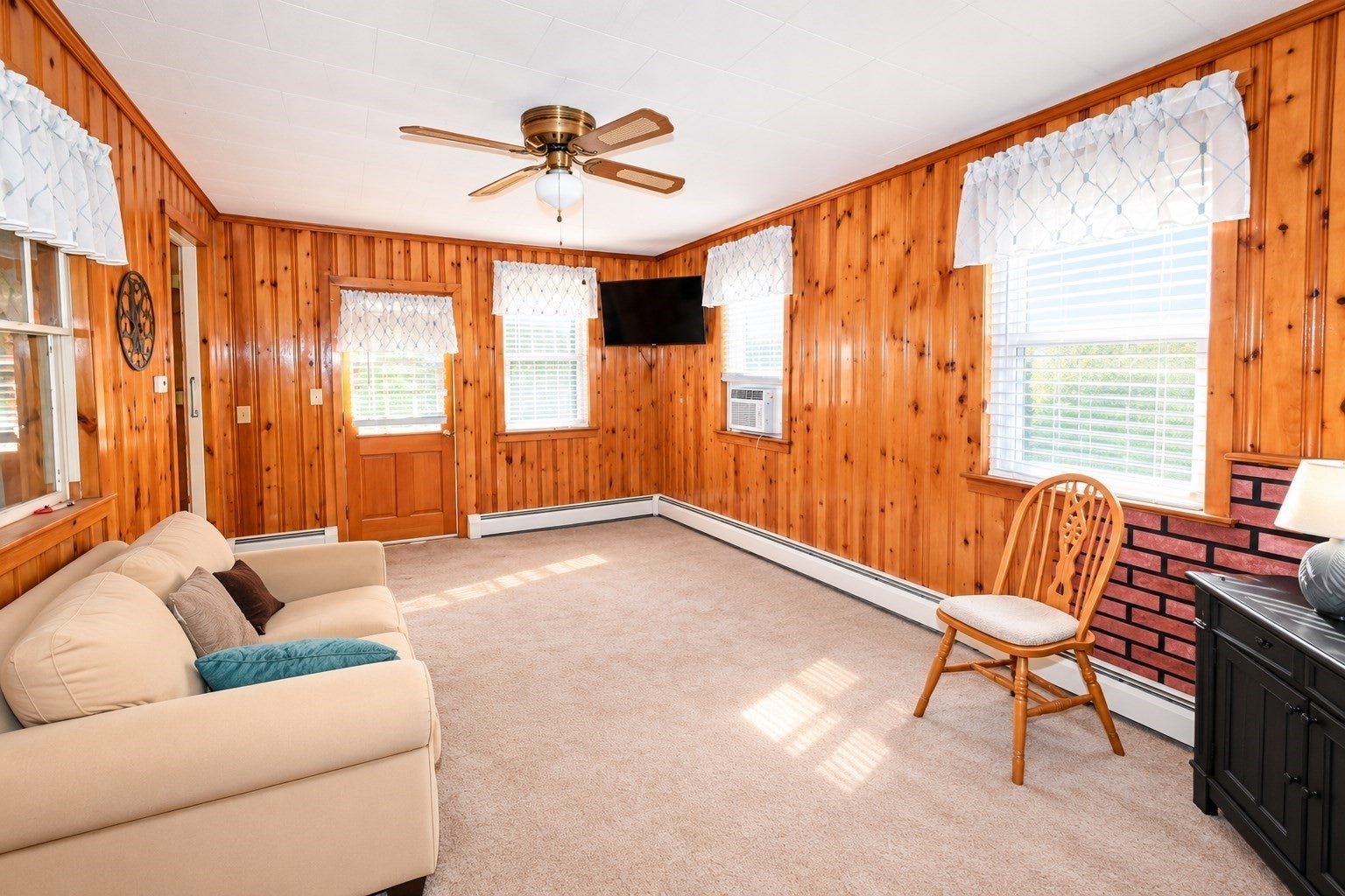 46 Litchfield Ave, Dracut, MA Photo #6