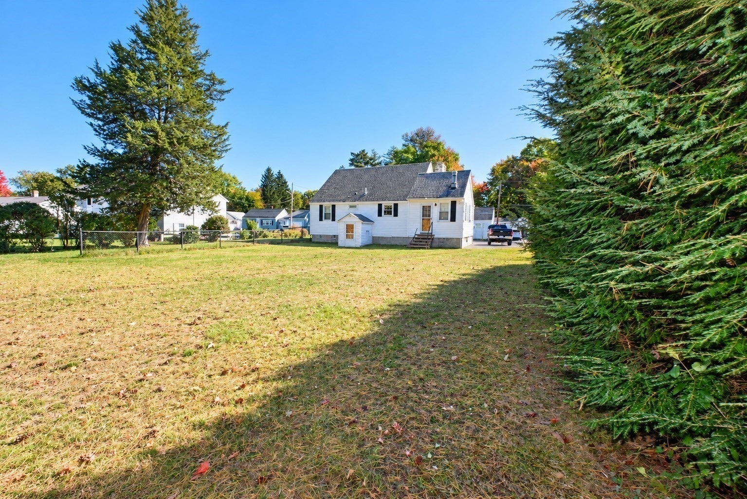 46 Litchfield Ave, Dracut, MA Photo #3