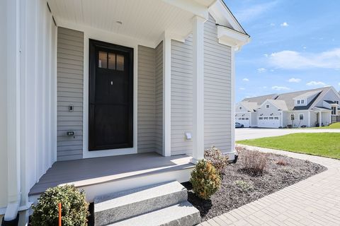 13 Birkdale Ln 13 Hopkinton MA 01748