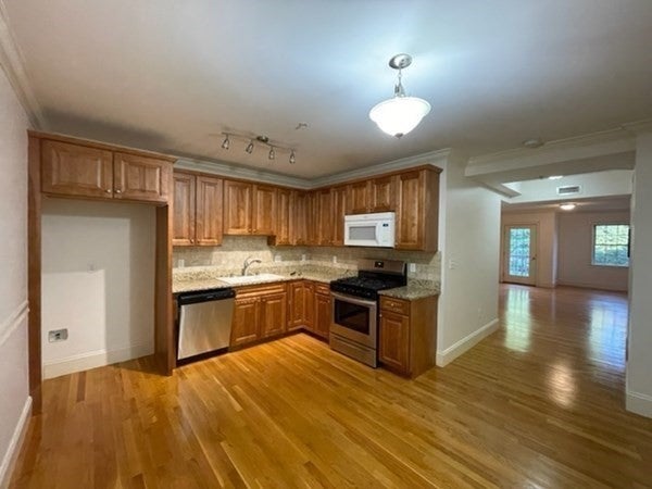 255 Winter St #304, Waltham, MA, 255 Winter St #304, Waltham, MA Photo #2