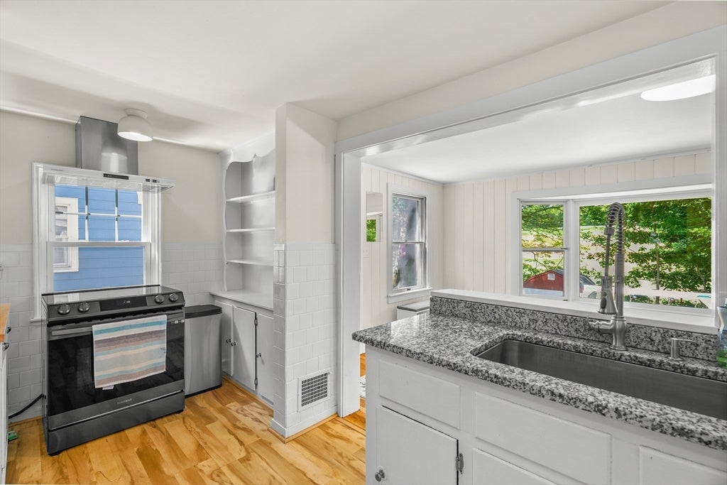 567 Poplar Street, Boston, MA, 567 Poplar Street, Boston, MA Photo #34