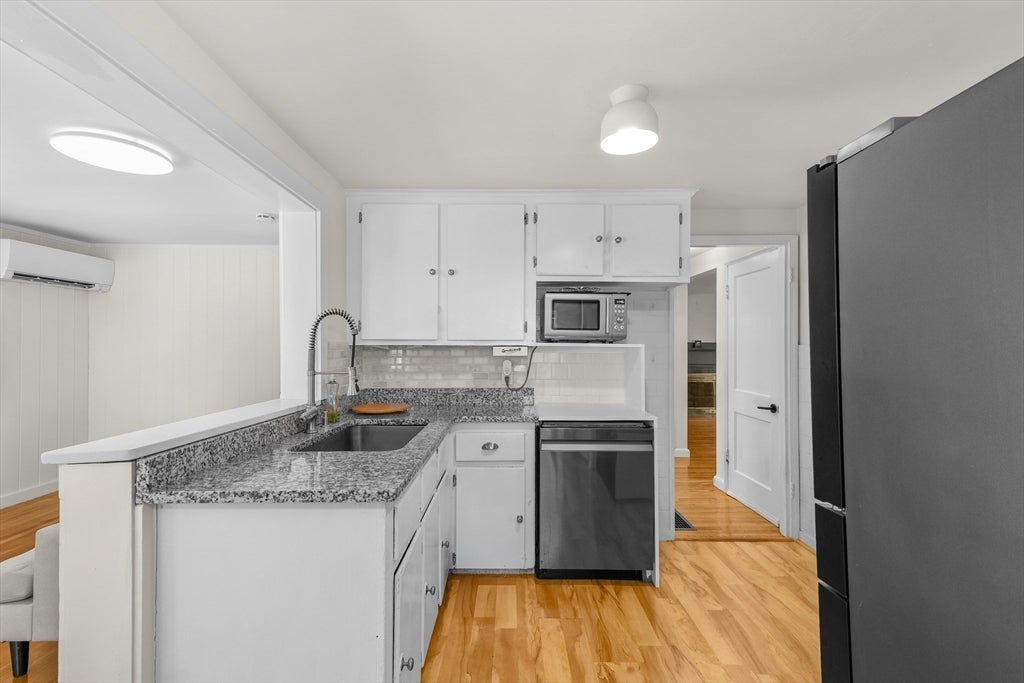 567 Poplar Street, Boston, MA, 567 Poplar Street, Boston, MA Photo #13