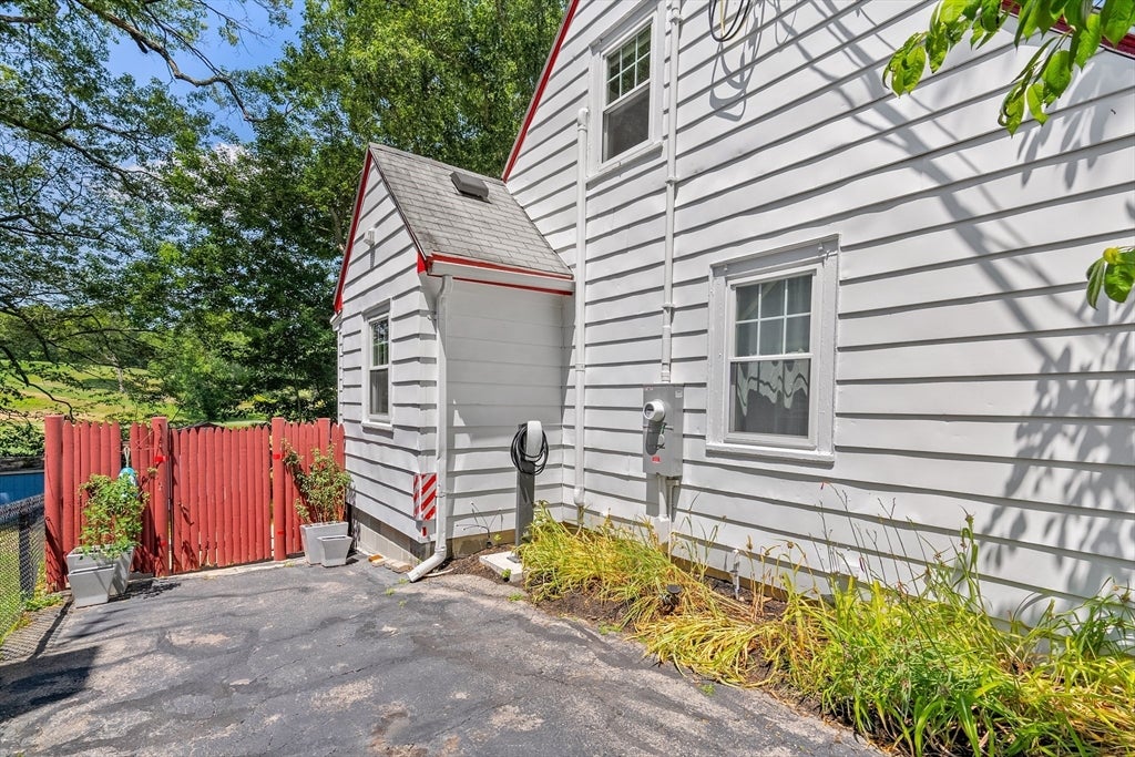 567 Poplar Street, Boston, MA, 567 Poplar Street, Boston, MA Photo #6