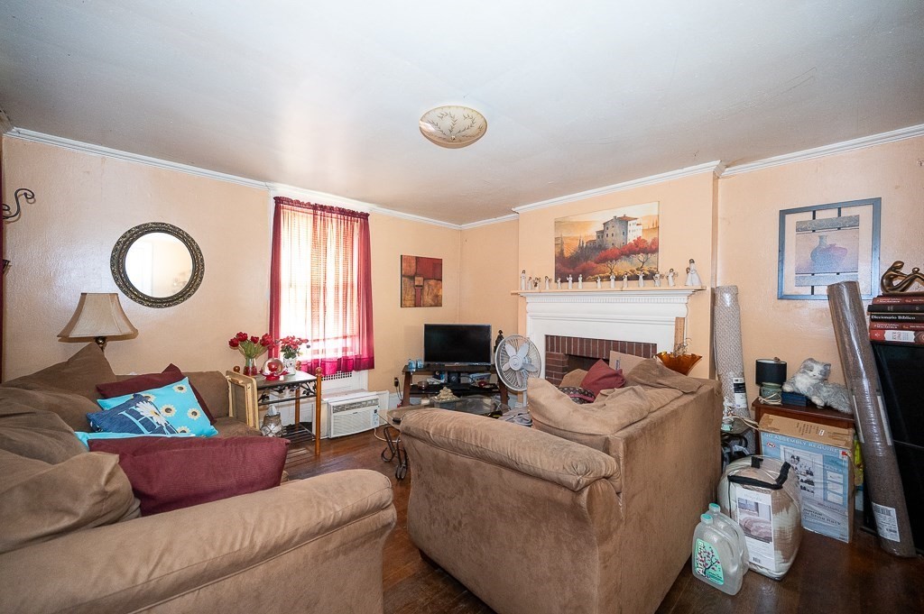 128 & 128 1/2 Elm St