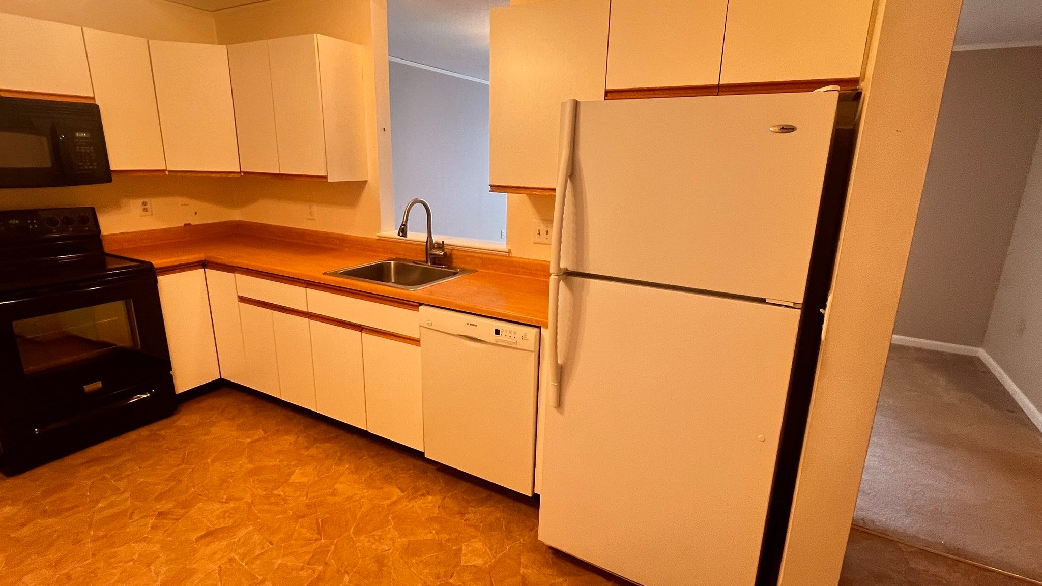 13 Dallas Dr #305, Dracut, MA, 13 Dallas Dr #305, Dracut, MA Photo #4