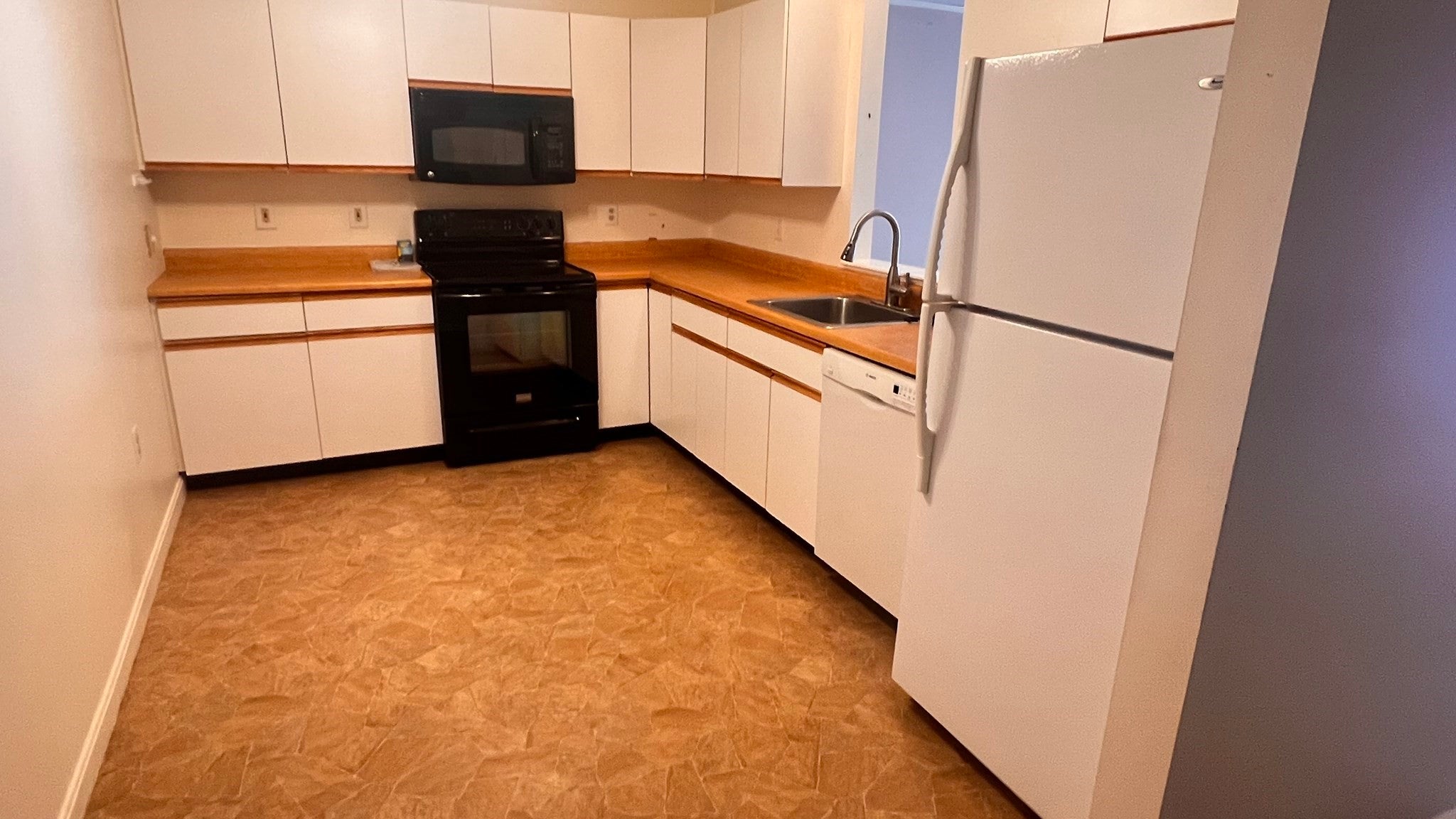 13 Dallas Dr #305, Dracut, MA, 13 Dallas Dr #305, Dracut, MA Photo #5