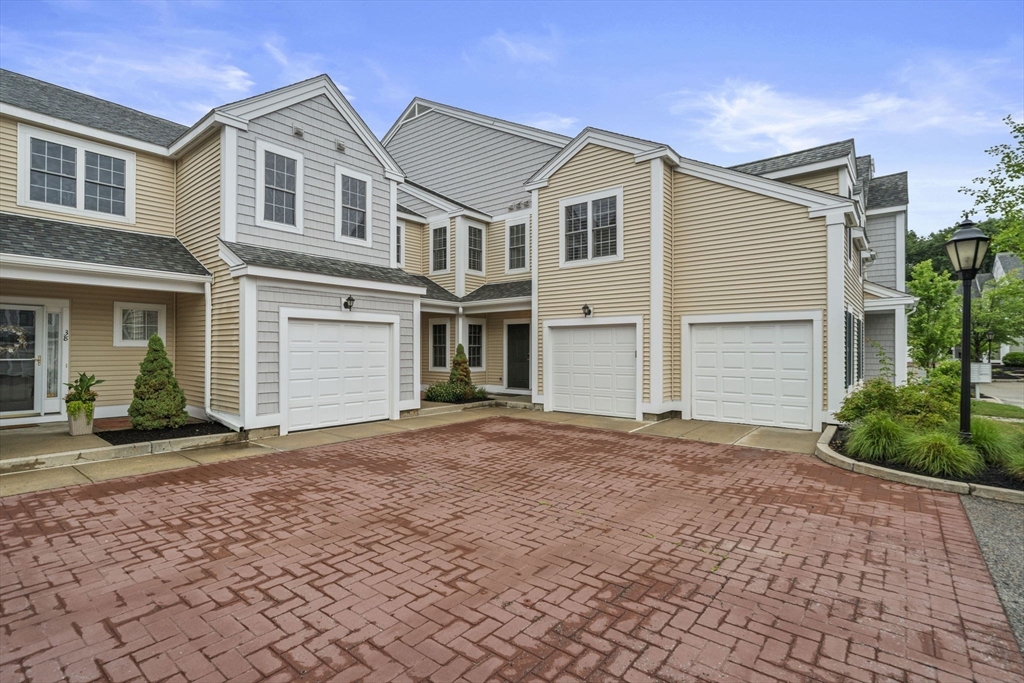 34 Village Dr 34