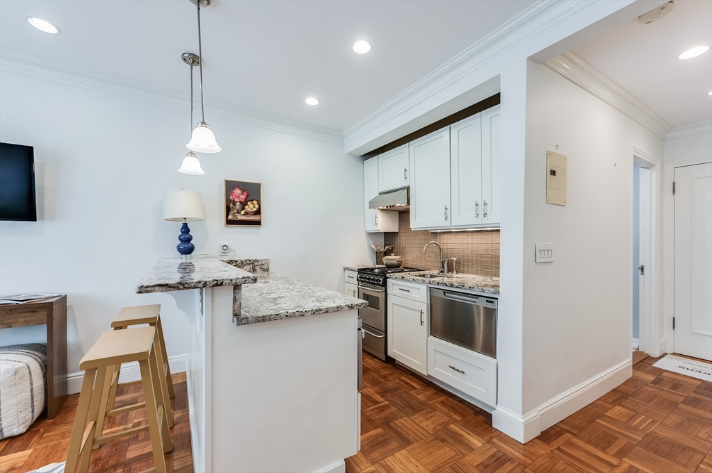 56 Commonwealth Ave 53