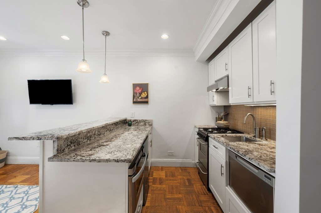 56 Commonwoealth Ave 53