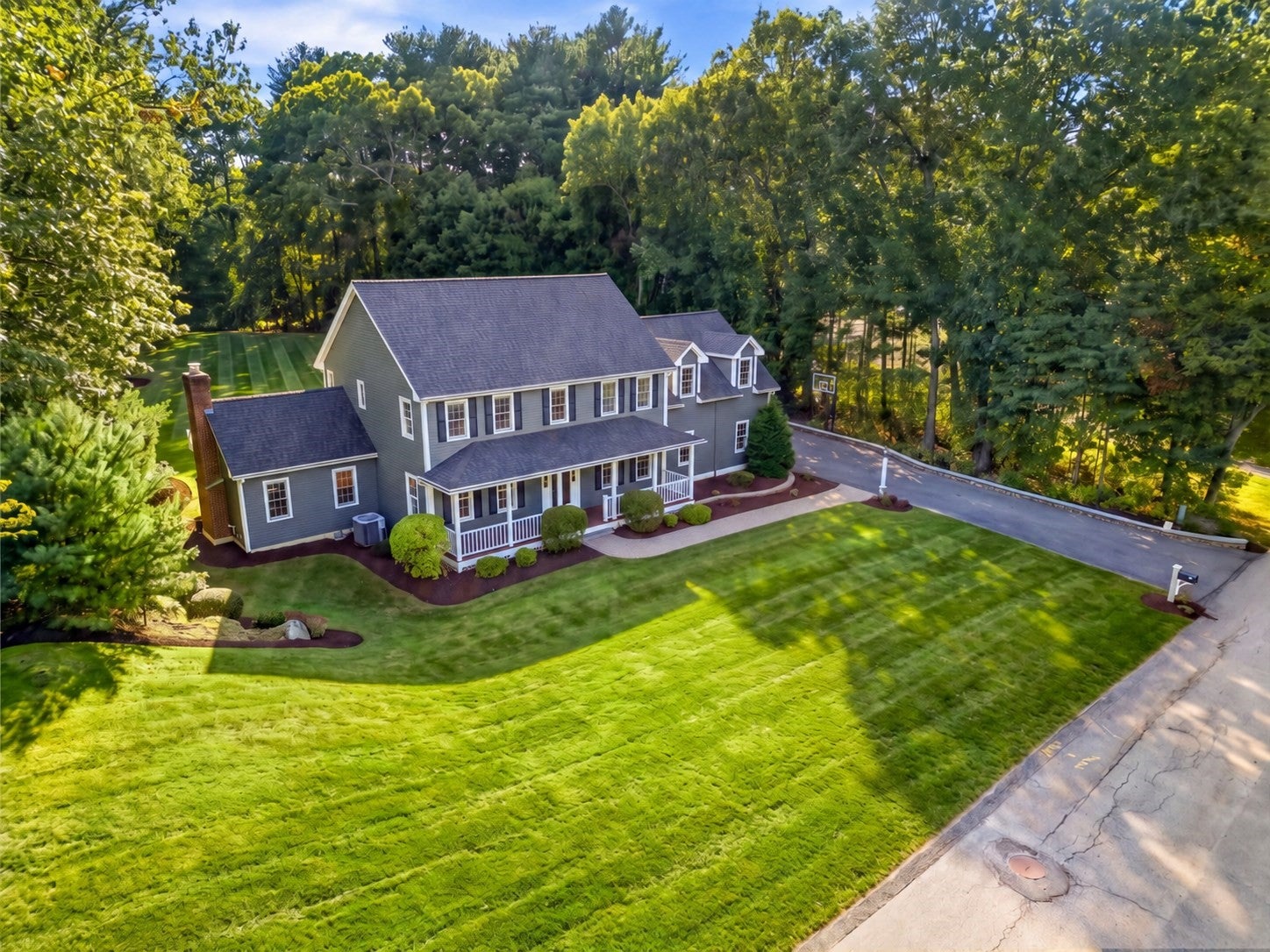 Photo of 135 Candlestick Rd, North Andover, MA