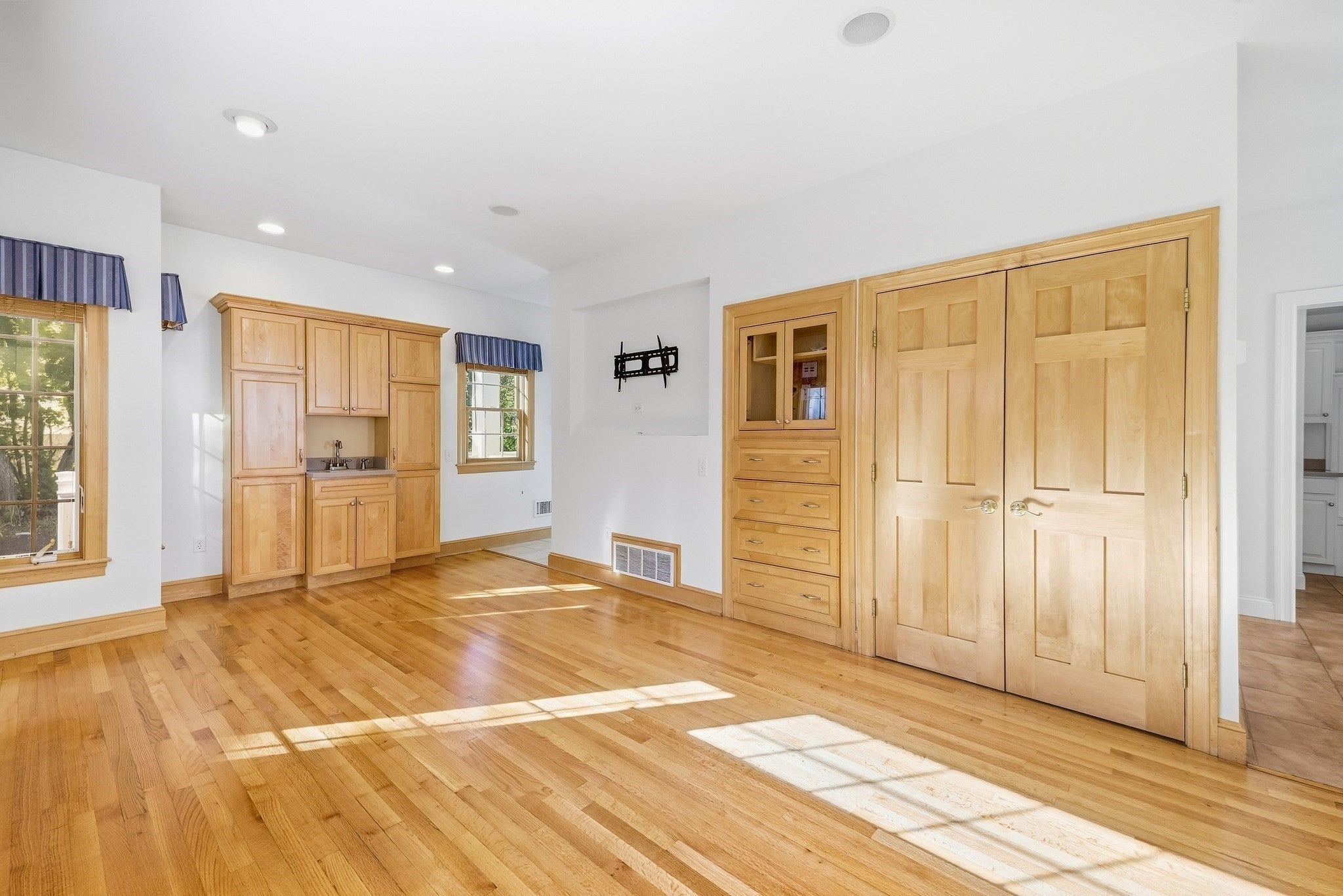 135 Candlestick Rd, North Andover, MA Photo #22