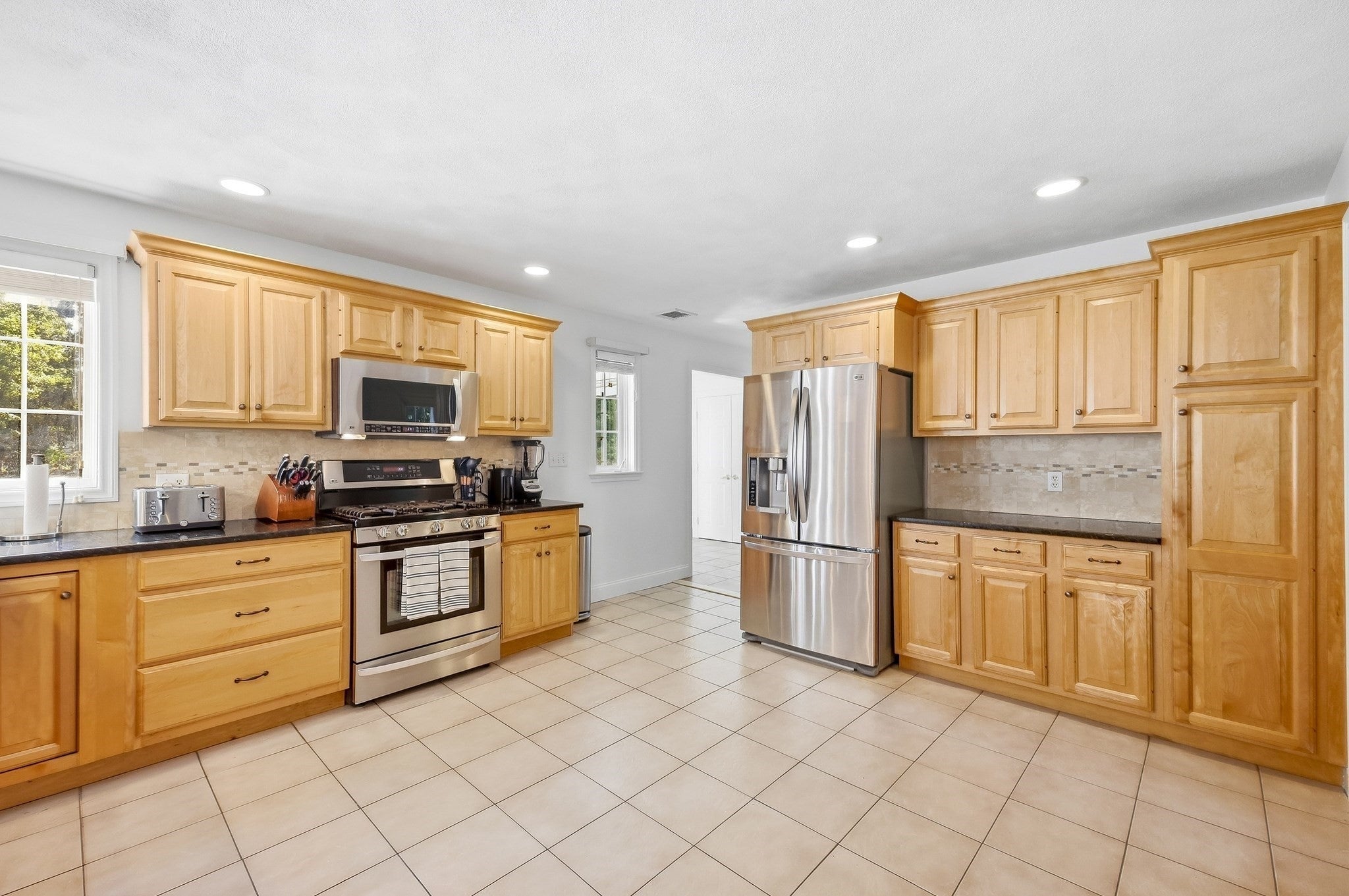 135 Candlestick Rd, North Andover, MA Photo #11