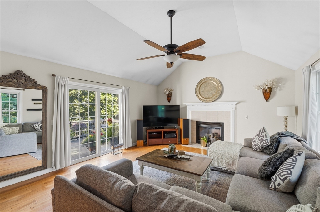 12 Mirasol Drive