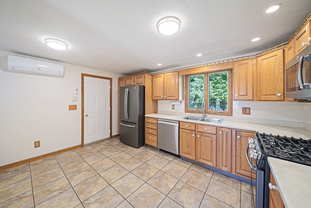 30 Fieldcrest Drive