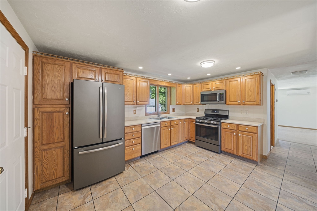 30 Fieldcrest Drive