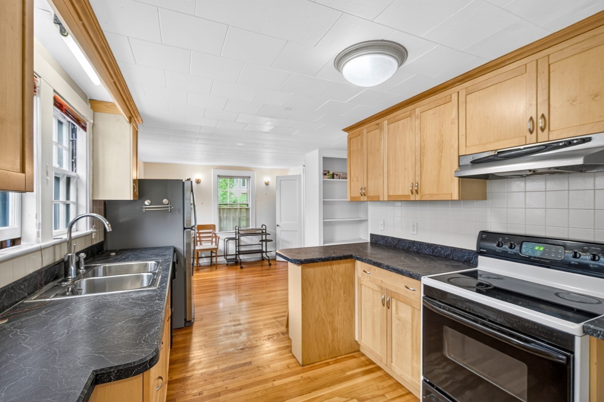 118 Oakdale Rd, Newton, MA, 118 Oakdale Rd, Newton, MA Photo #5