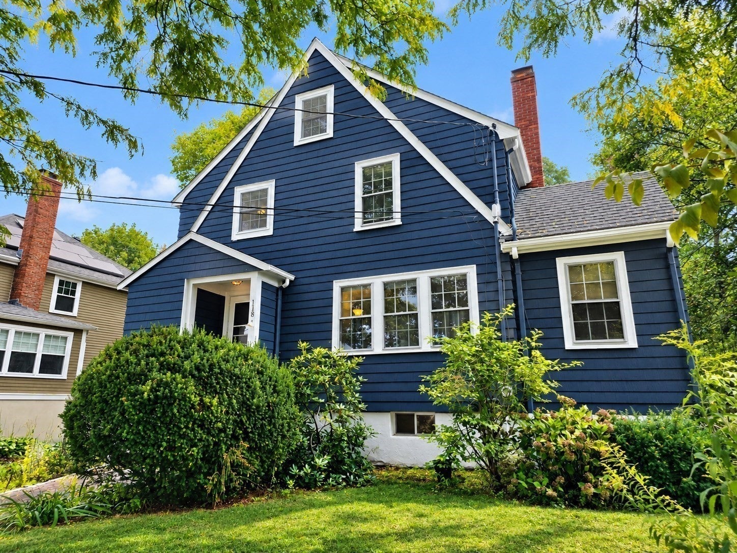 Photo of 118 Oakdale Rd, Newton, MA