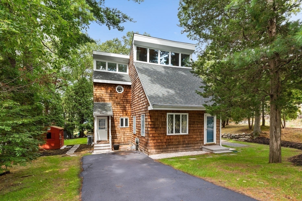 18 Greenwood St