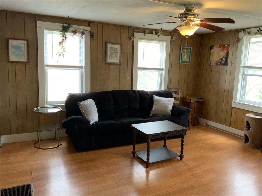 88 Deerfield St