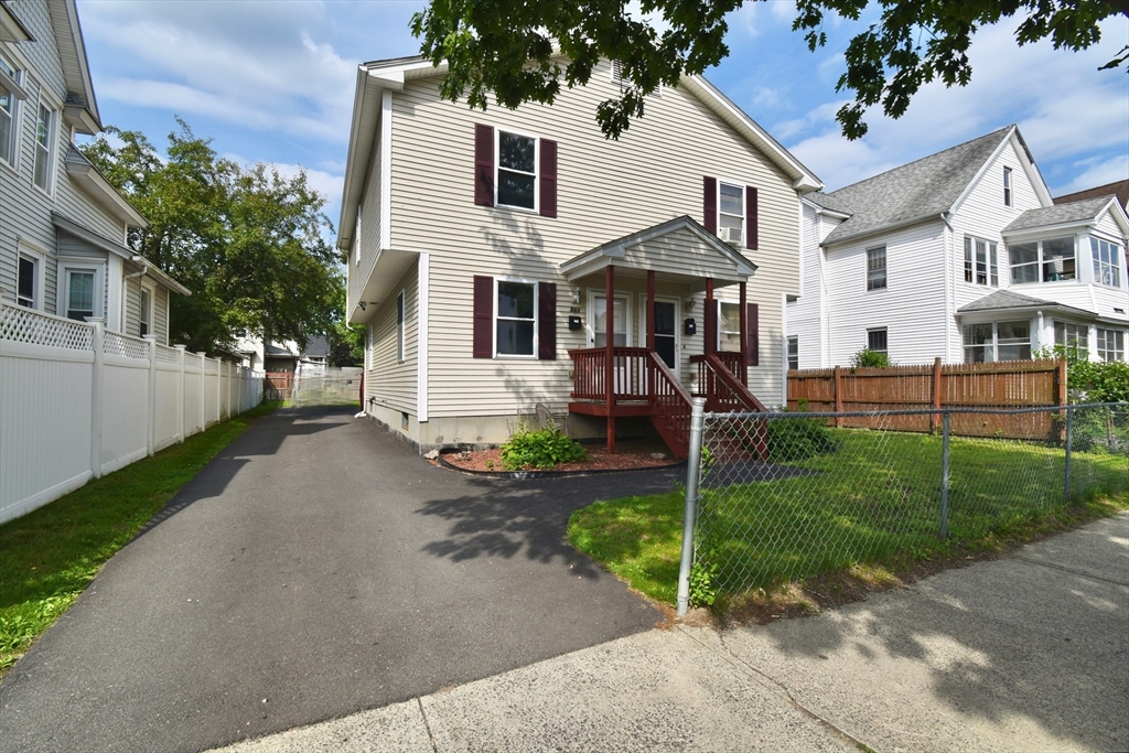 581-583 Armory St