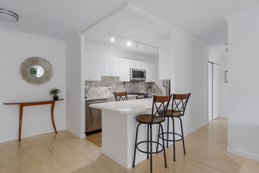 6 Whittier Pl 7E