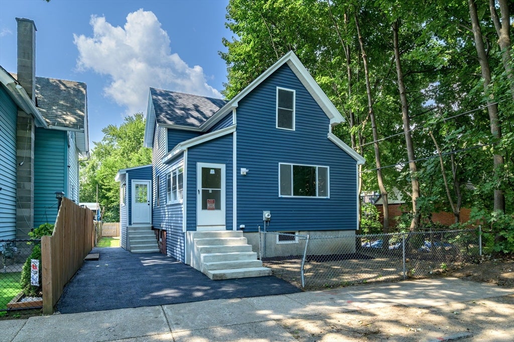 196 Massasoit St, Springfield, MA Photo #31