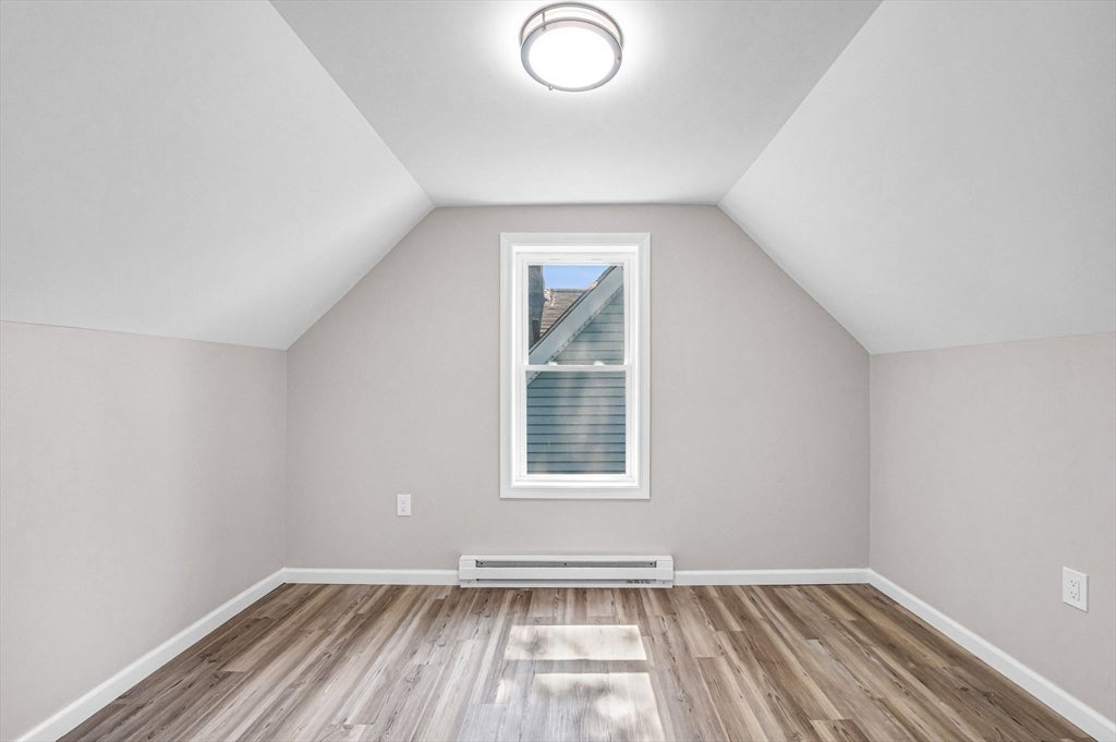 196 Massasoit St, Springfield, MA Photo #21