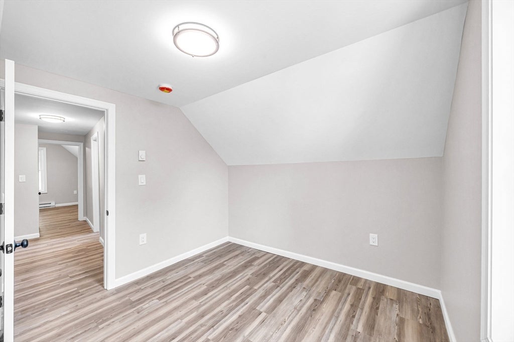 196 Massasoit St, Springfield, MA Photo #18