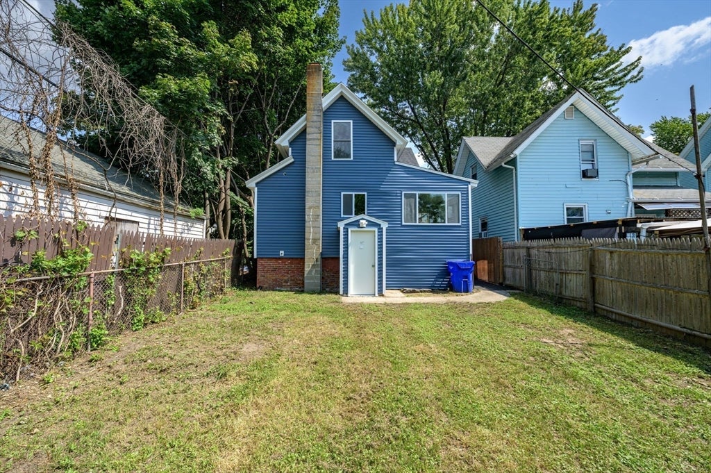 196 Massasoit St, Springfield, MA Photo #30