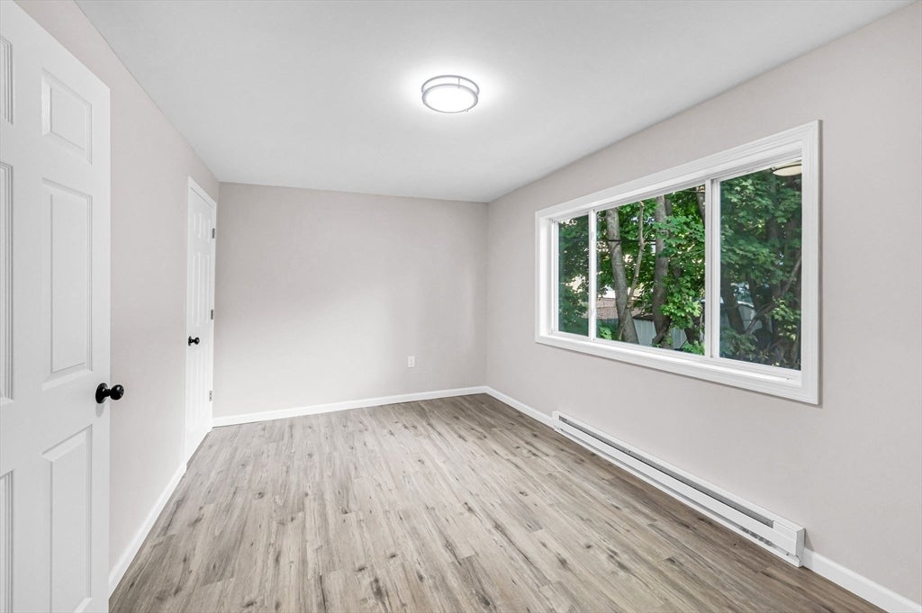 196 Massasoit St, Springfield, MA Photo #13