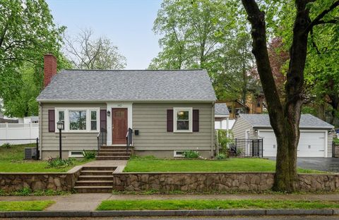 142 Vine St Reading MA 01867