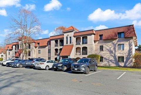 685 Oak St 13-9 Brockton MA 02301