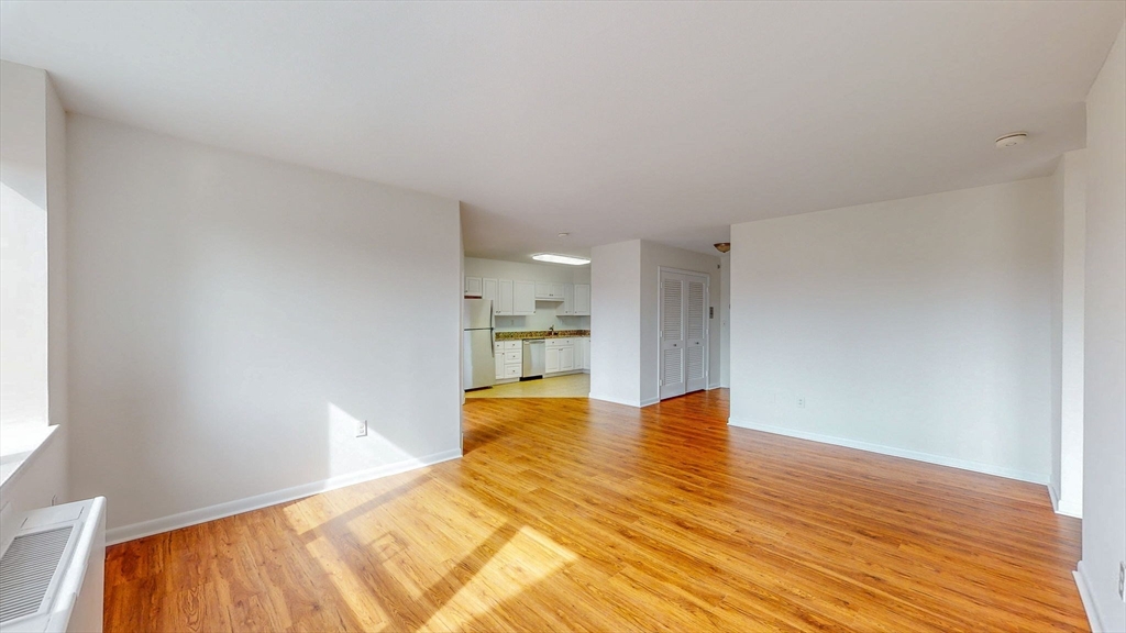 20 Hammond Pond Pkwy 602