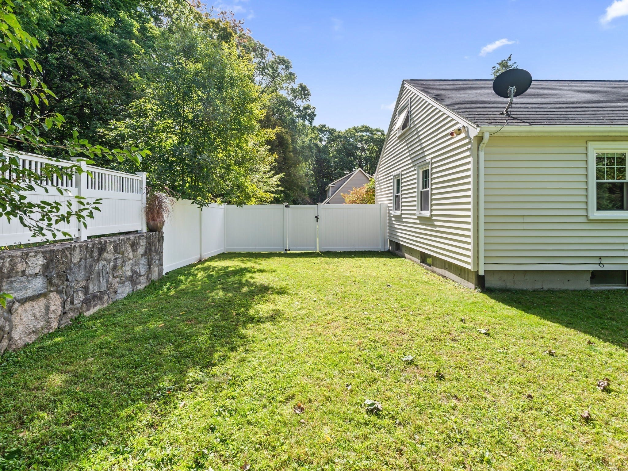 5 Briggs St, Northbridge, MA, 5 Briggs St, Northbridge, MA Photo #29