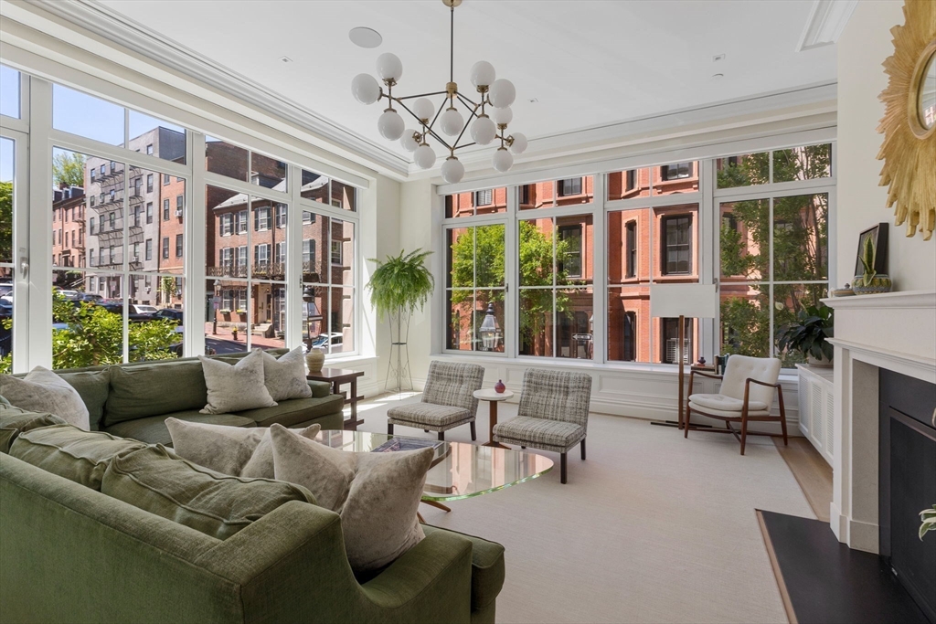 32 Derne St 2A