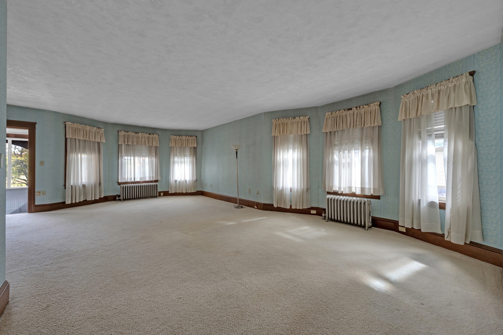 28 Crystal St, Worcester, MA, 28 Crystal St, Worcester, MA Photo #39