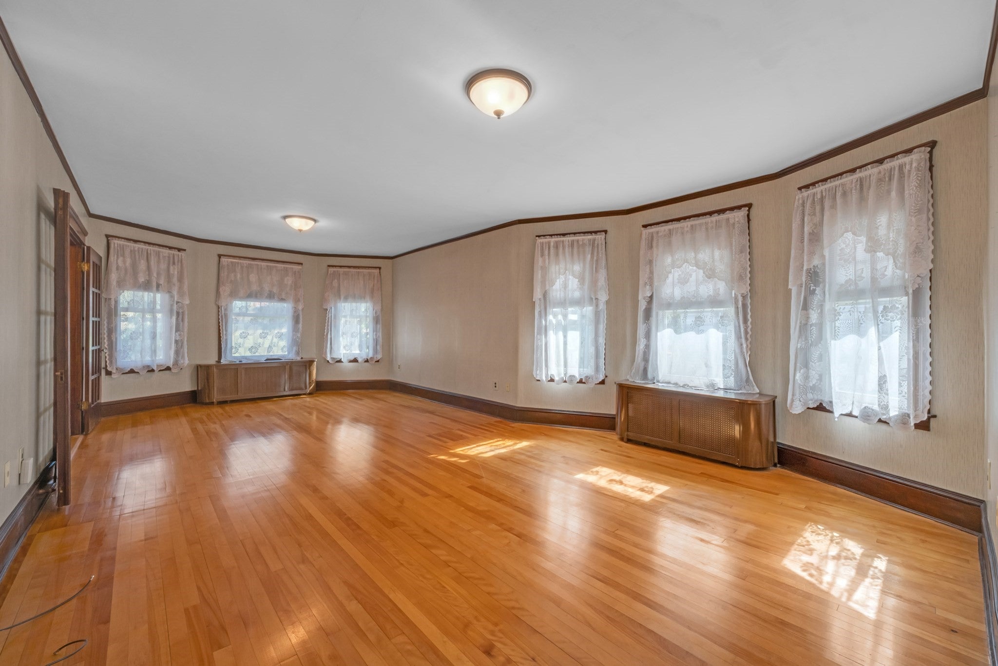 28 Crystal St, Worcester, MA, 28 Crystal St, Worcester, MA Photo #14
