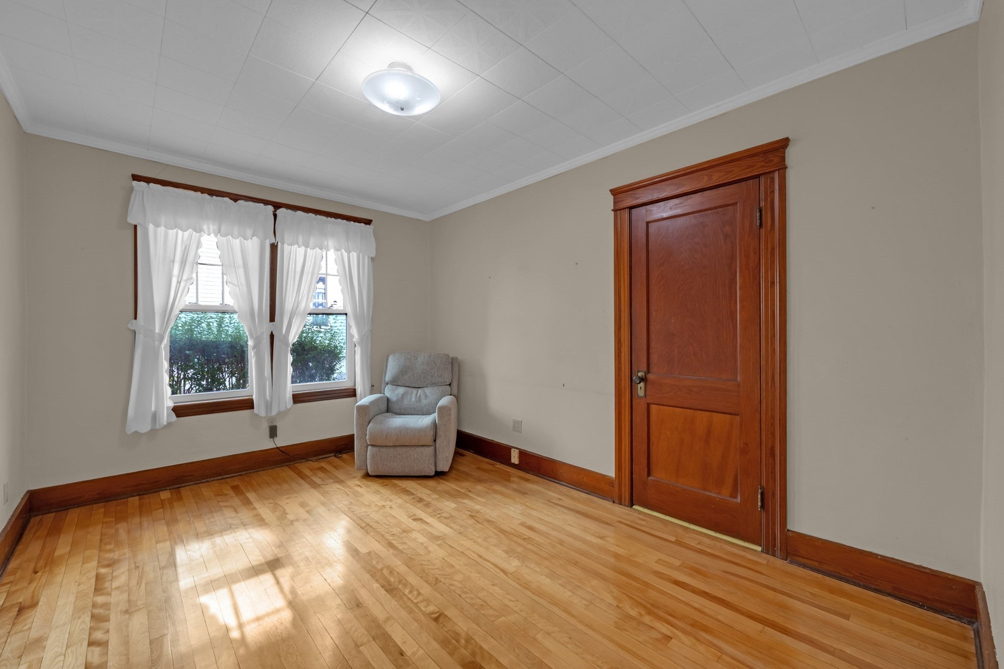 28 Crystal St, Worcester, MA, 28 Crystal St, Worcester, MA Photo #13
