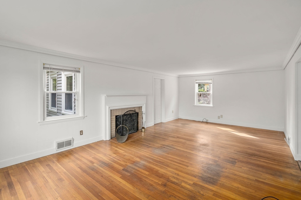 85 Whiting Ave