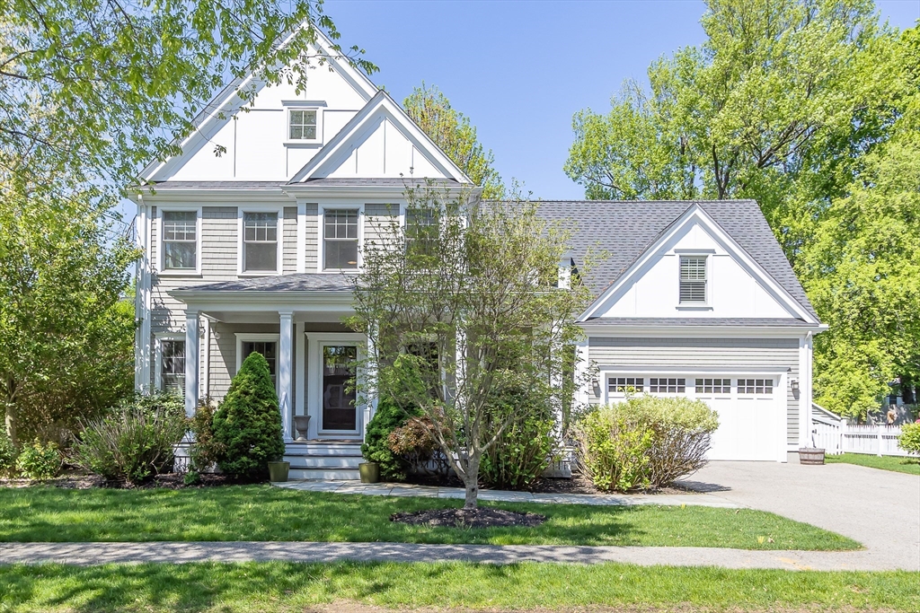 Needham, Massachusetts 02492, United States, 4 Bedrooms Bedrooms, ,6 BathroomsBathrooms,Residential,Pending,129799