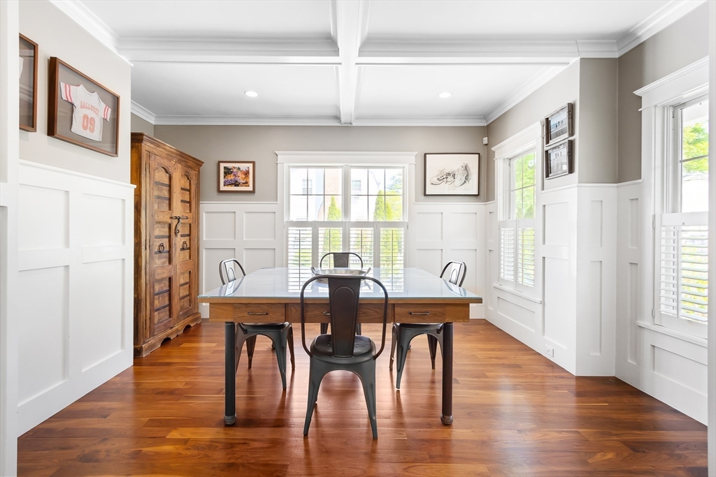 Needham, Massachusetts 02492, United States, 4 Bedrooms Bedrooms, ,6 BathroomsBathrooms,Residential,Pending,129799