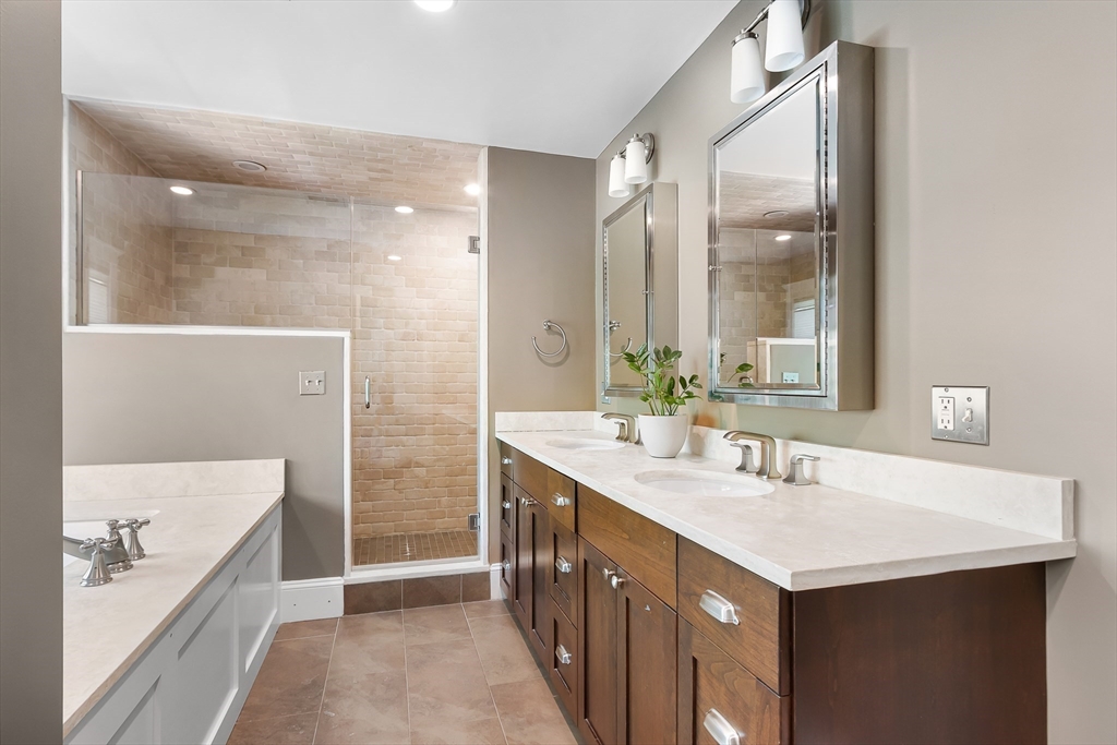 Needham, Massachusetts 02492, United States, 4 Bedrooms Bedrooms, ,6 BathroomsBathrooms,Residential,Pending,129799